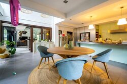 River Valley Road (D9), Terrace #456998001